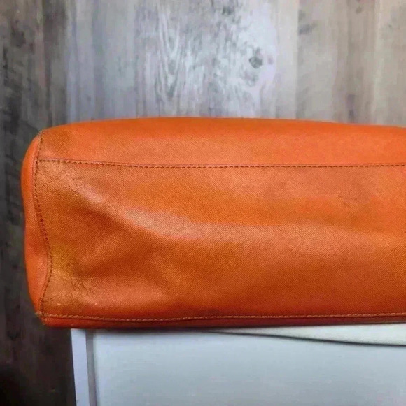 Tory Burch York Buckle Tote Bag in Orange - Picture 15 of 16